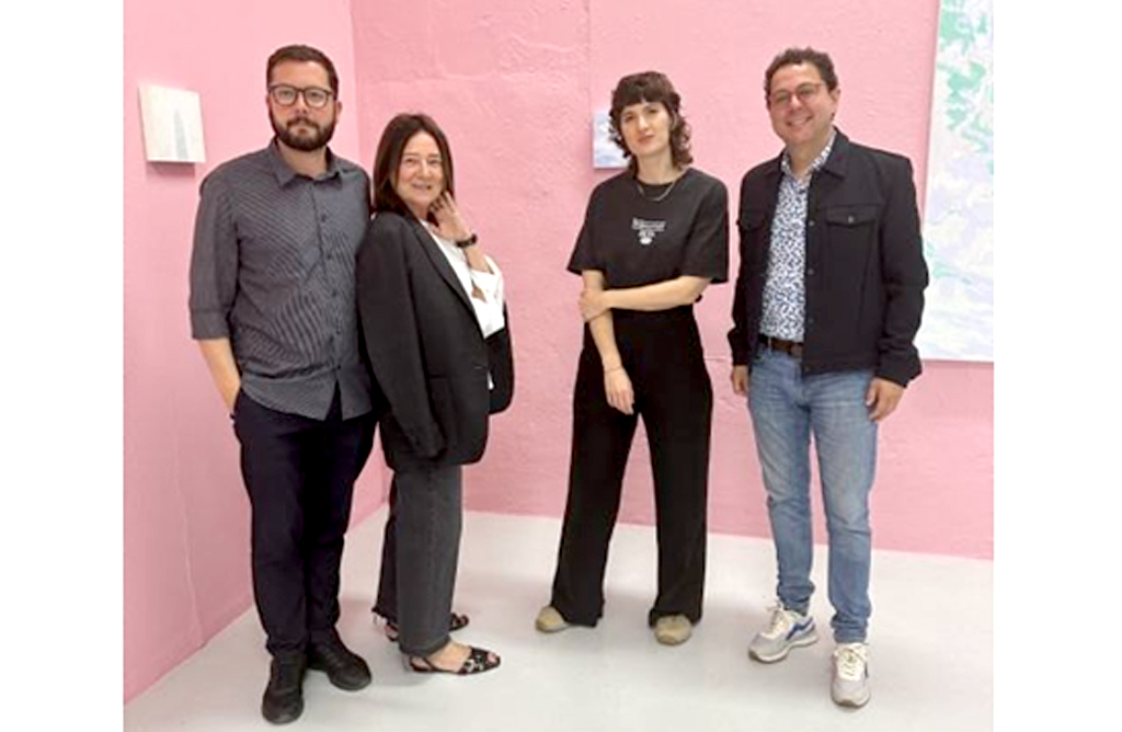 La artista totanera Lorena Cabrera expone su “Lo firme se desvanece” en el Centro Párraga de Murcia